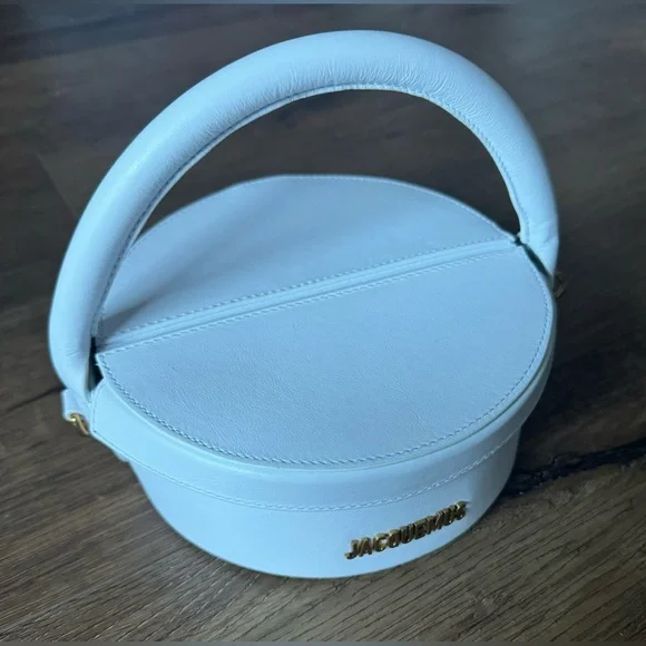 JACQUEMUS-AUTHENTIC Imported (NWT) White Leather La Boîte à Gateaux Hand Bag - Picture 3 of 16